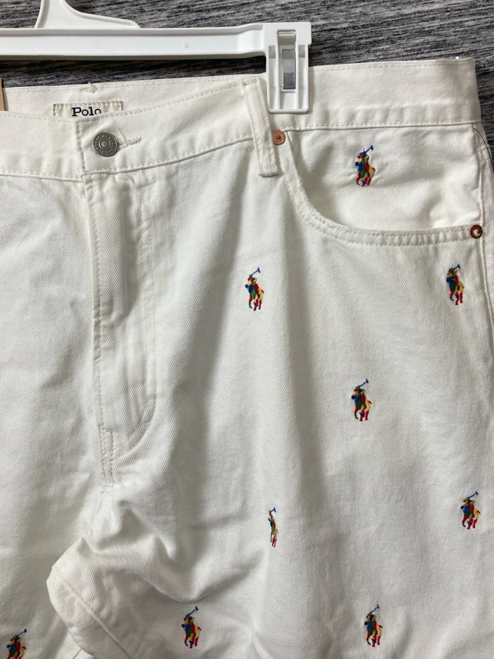 Polo by Ralph Lauren White Slim Jeans with Embroidered Polo Player THE SULLIVAN